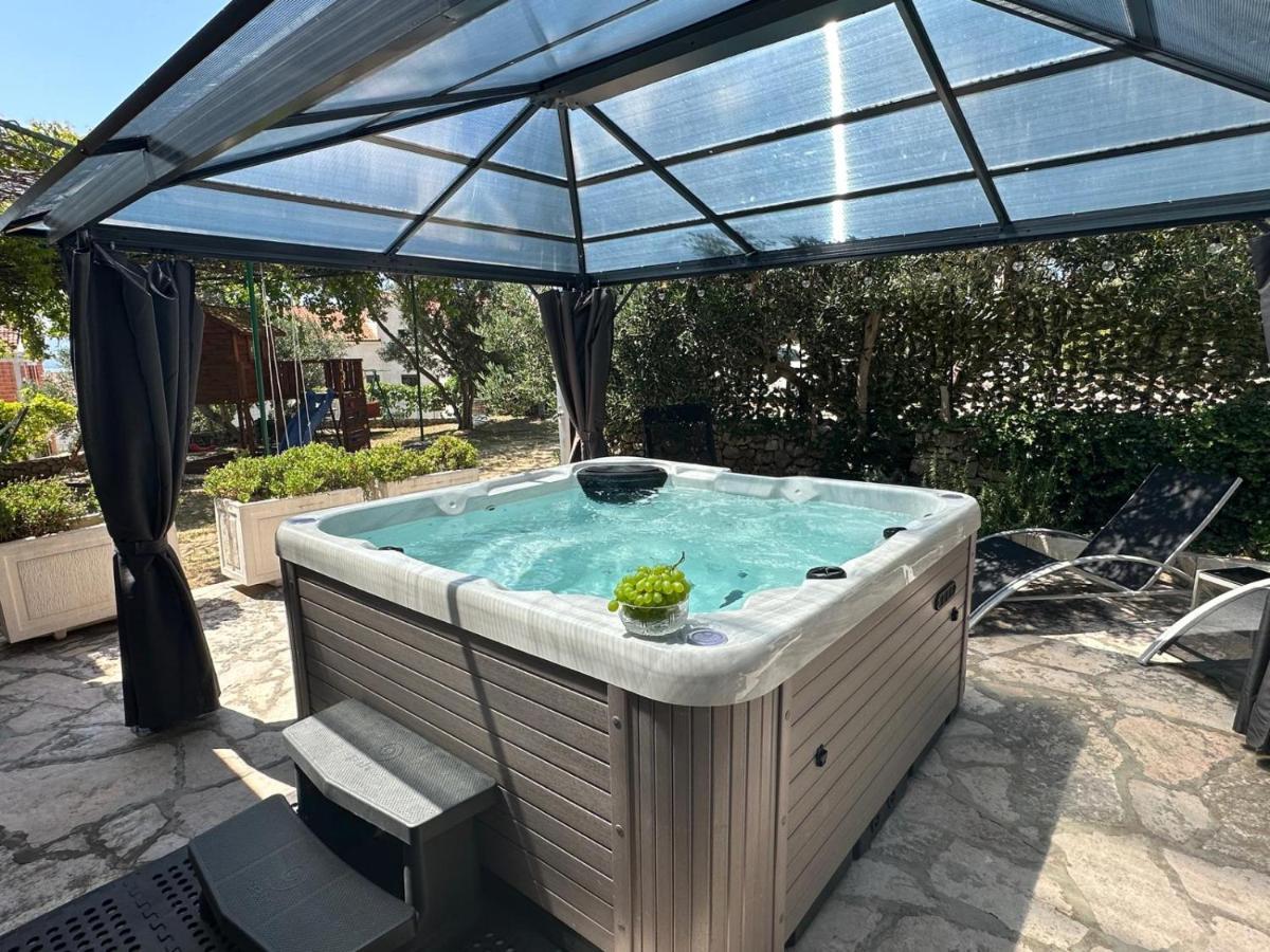 Vacation House Marin With Jacuzzi - Bol, Brac Zewnętrze zdjęcie