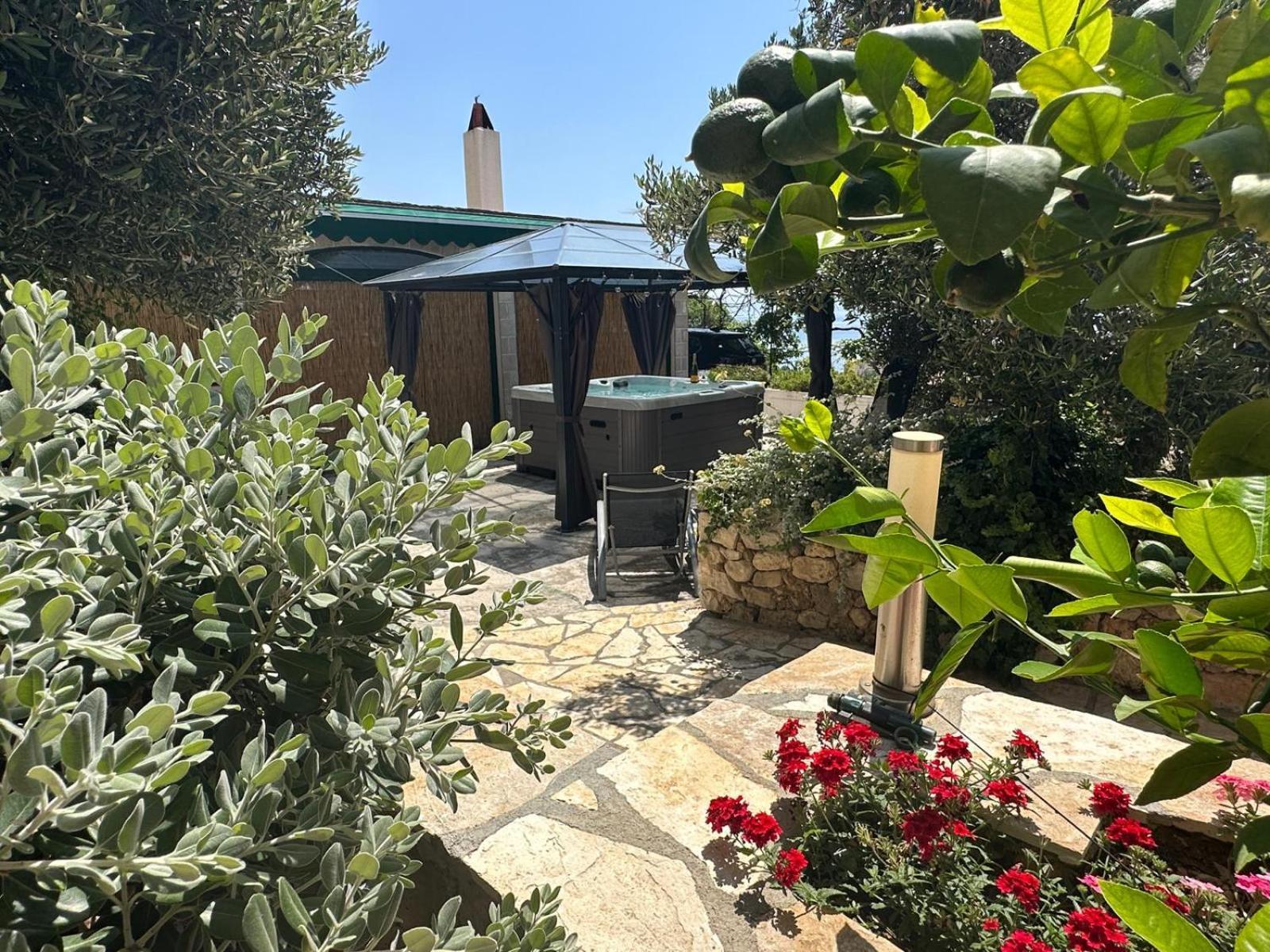 Vacation House Marin With Jacuzzi - Bol, Brac Zewnętrze zdjęcie